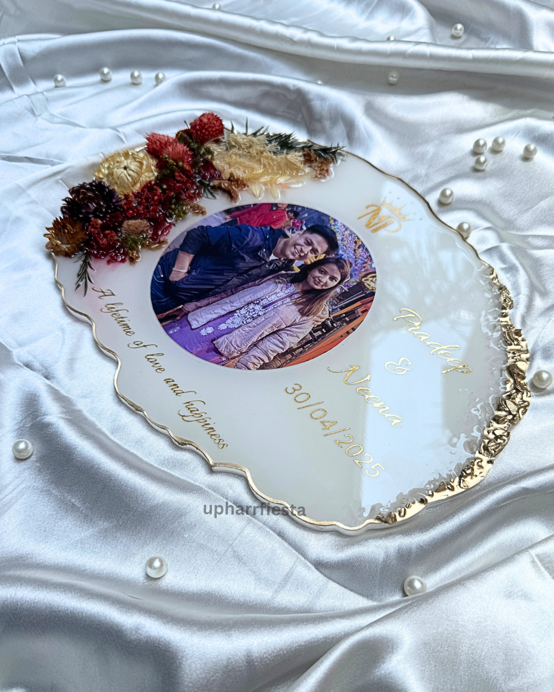 Queen resin photo frame with original flowers