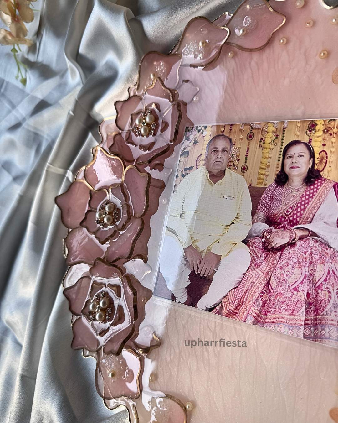 Mom Dad resin photo frame with original flowers