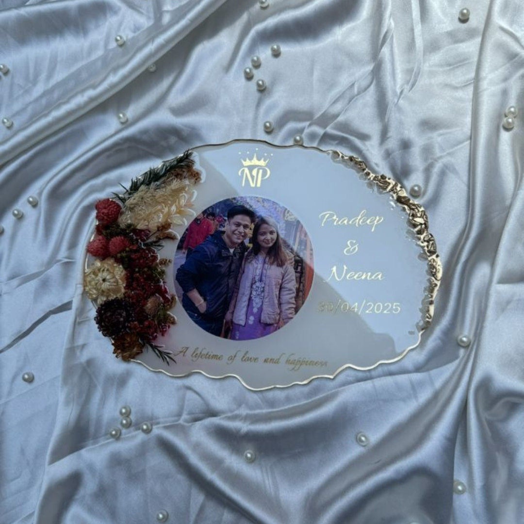 Queen resin photo frame with original flowers